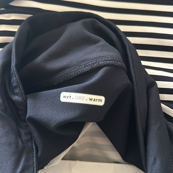 Lululemon wet, dry, warm, striped pullover RARE - Picture 7 of 8